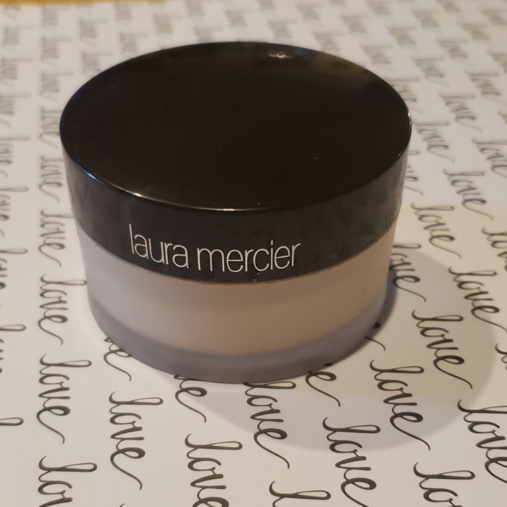 Laura Mercier powder
